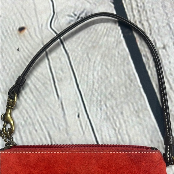 Coach 🔥 Burnt Orange Wristlet - Picture 8 of 8